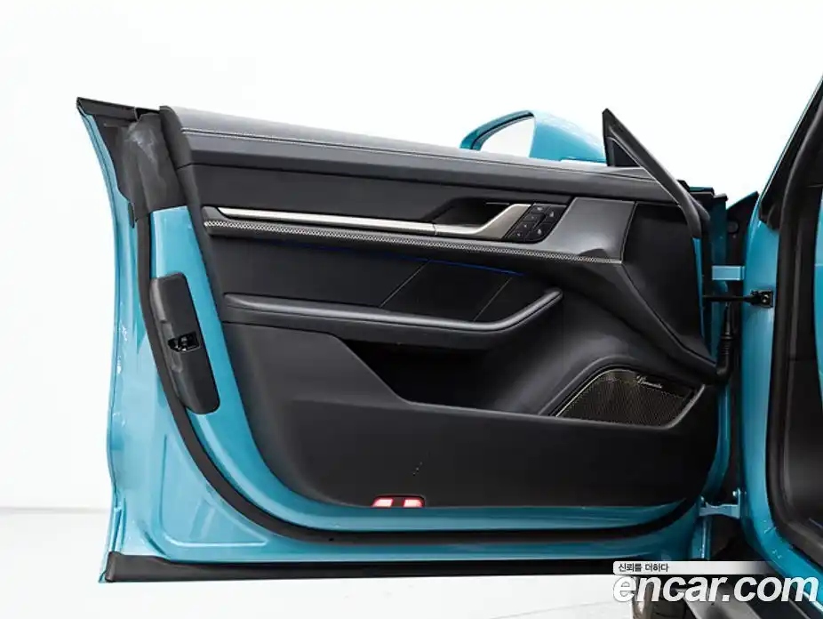 Porsche Taycan 2025 0.1 автомат (гидро), фото 16