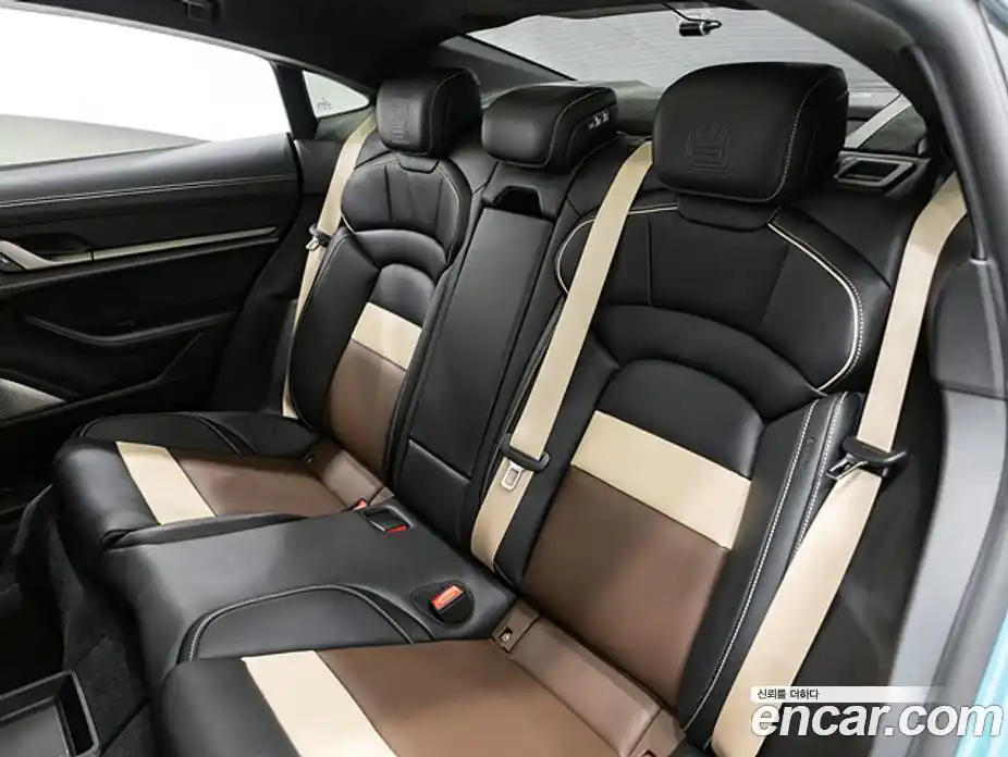 Porsche Taycan 2025 0.1 автомат (гидро), фото 17