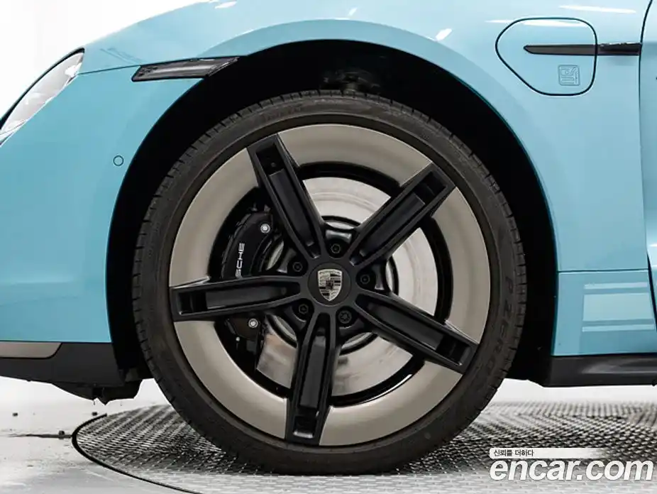 Porsche Taycan 2025 0.1 автомат (гидро), фото 5