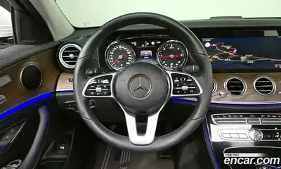 Mercedes-Benz E-Class 2020 1.9 автомат (гидро), миниатюра 12