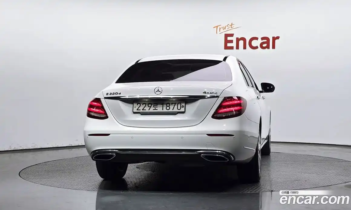 Mercedes-Benz E-Class 2020 1.9 автомат (гидро), фото 4
