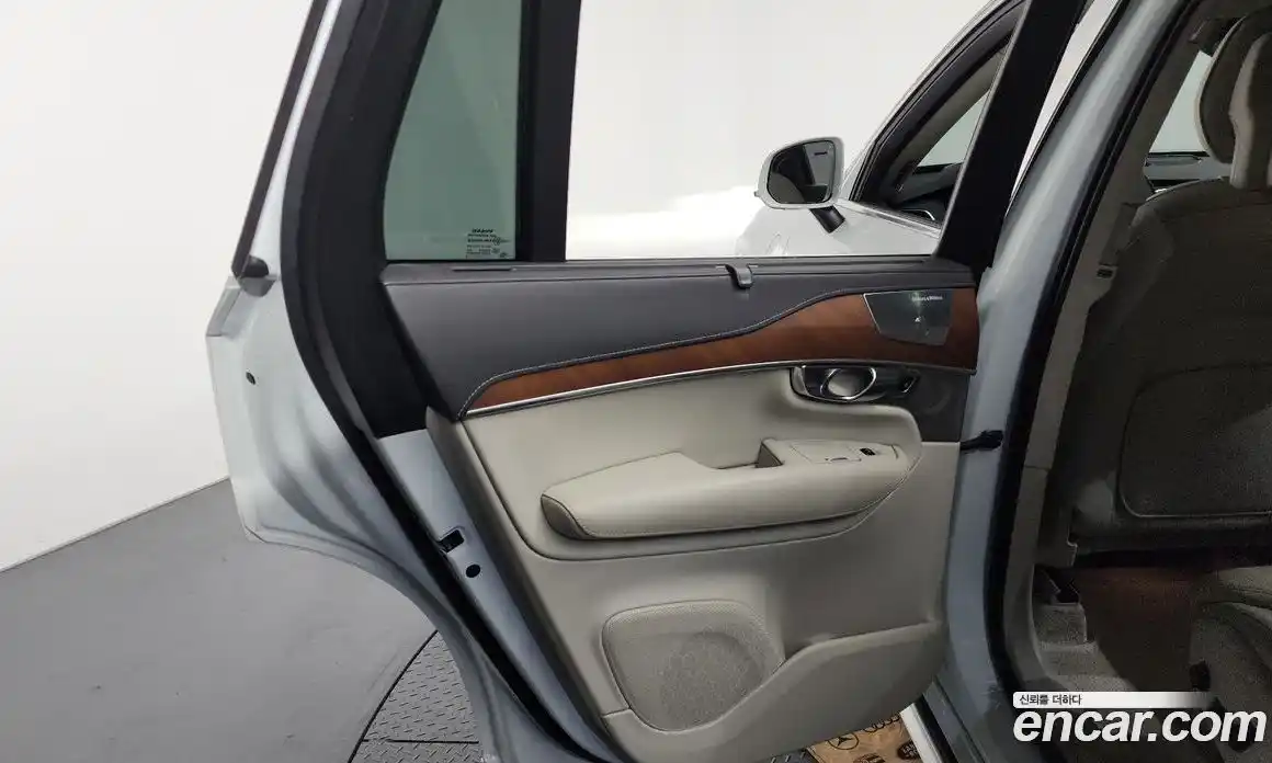 Volvo XC90 2019 2.0 автомат (гидро), фото 15