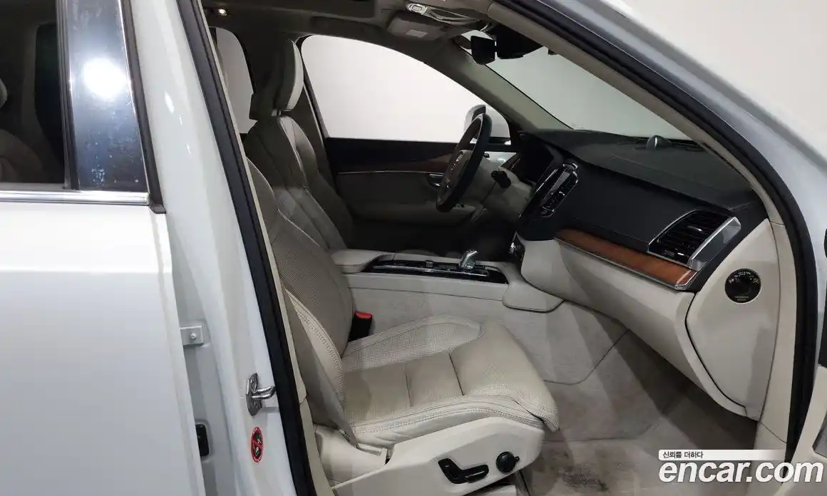 Volvo XC90 2019 2.0 автомат (гидро), фото 16