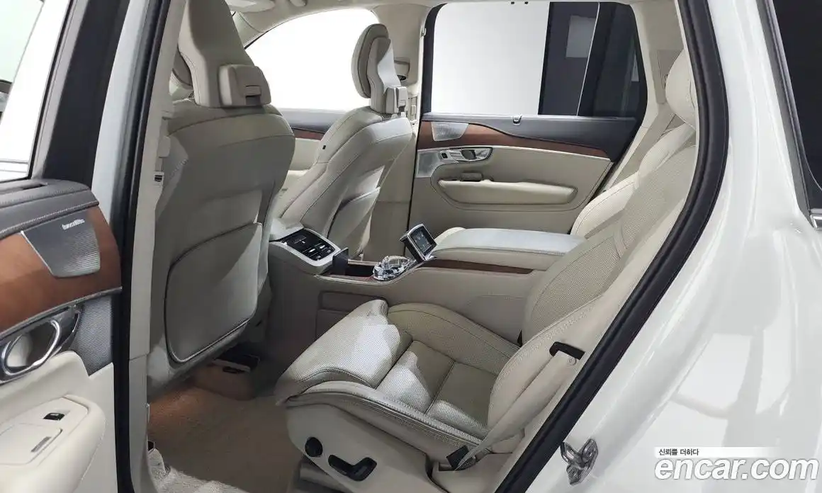 Volvo XC90 2019 2.0 автомат (гидро), фото 17