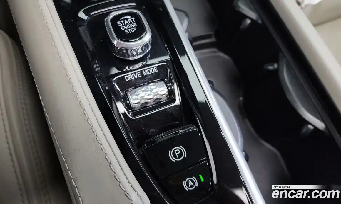 Volvo XC90 2019 2.0 автомат (гидро), фото 28