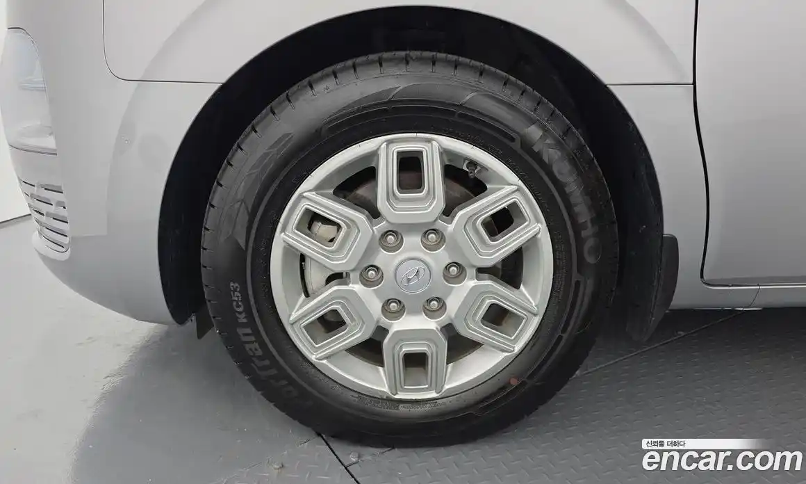 Hyundai Staria 2024 2.2 гидро, фото 5