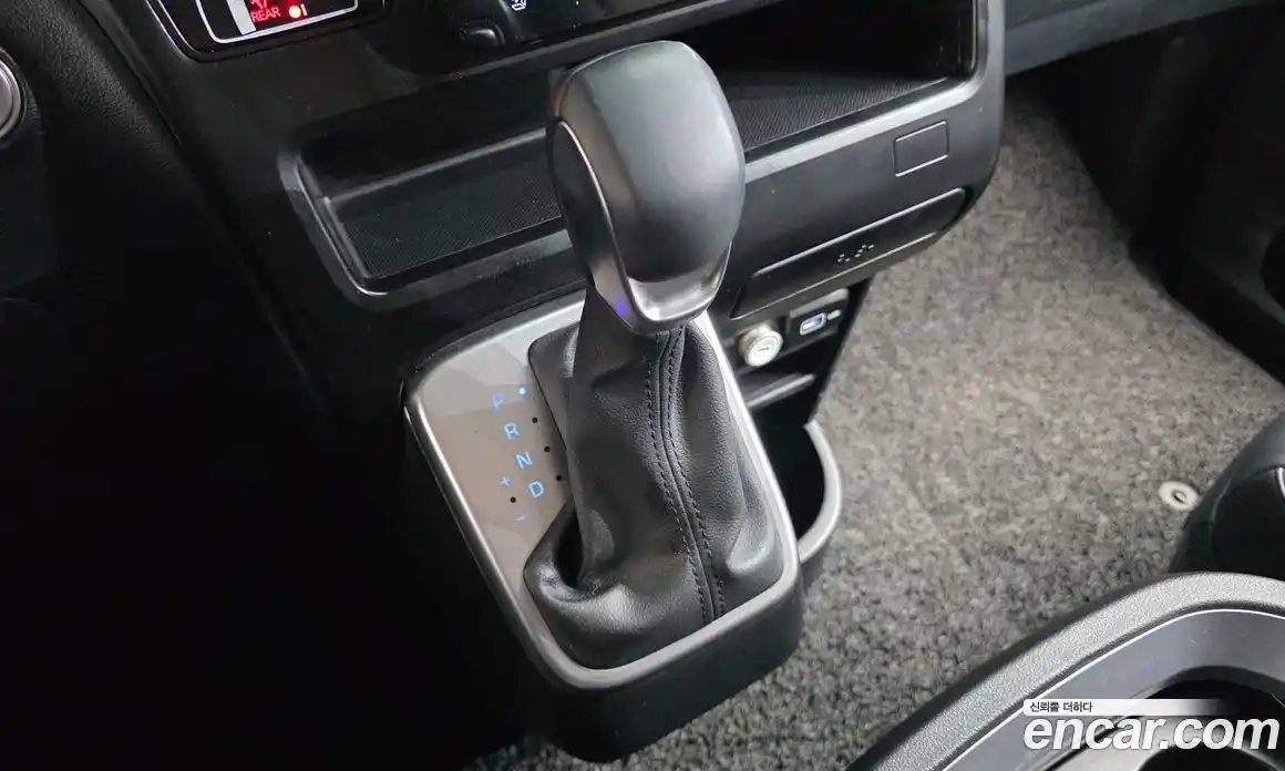 Hyundai Staria 2024 2.2 гидро, фото 9