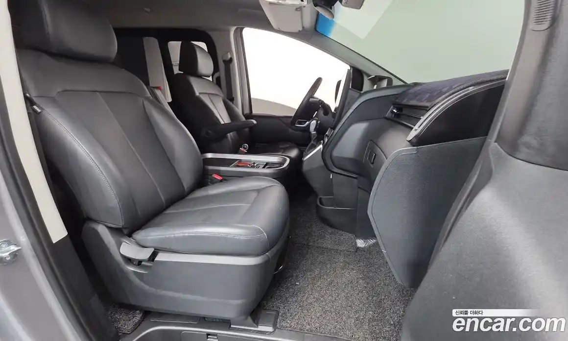 Hyundai Staria 2024 2.2 гидро, фото 10