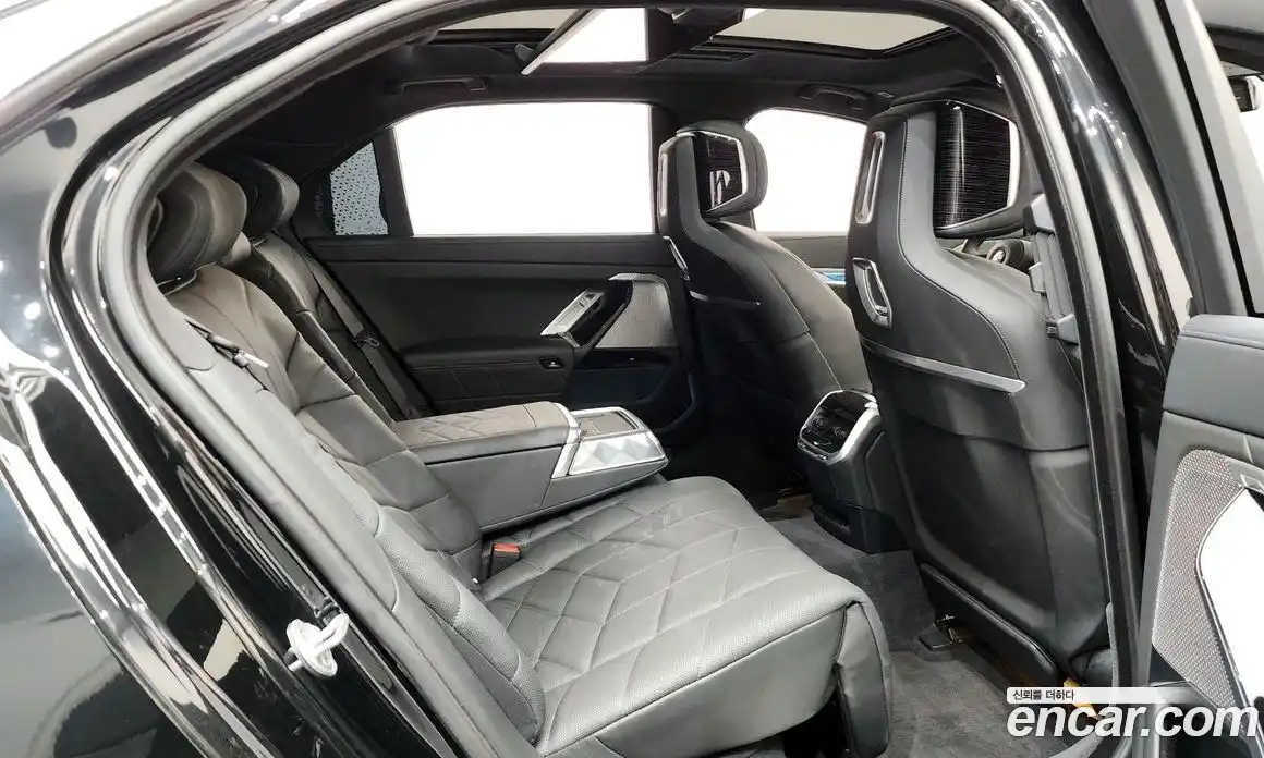 BMW 7-Series 2025 3.0 гидро, фото 11