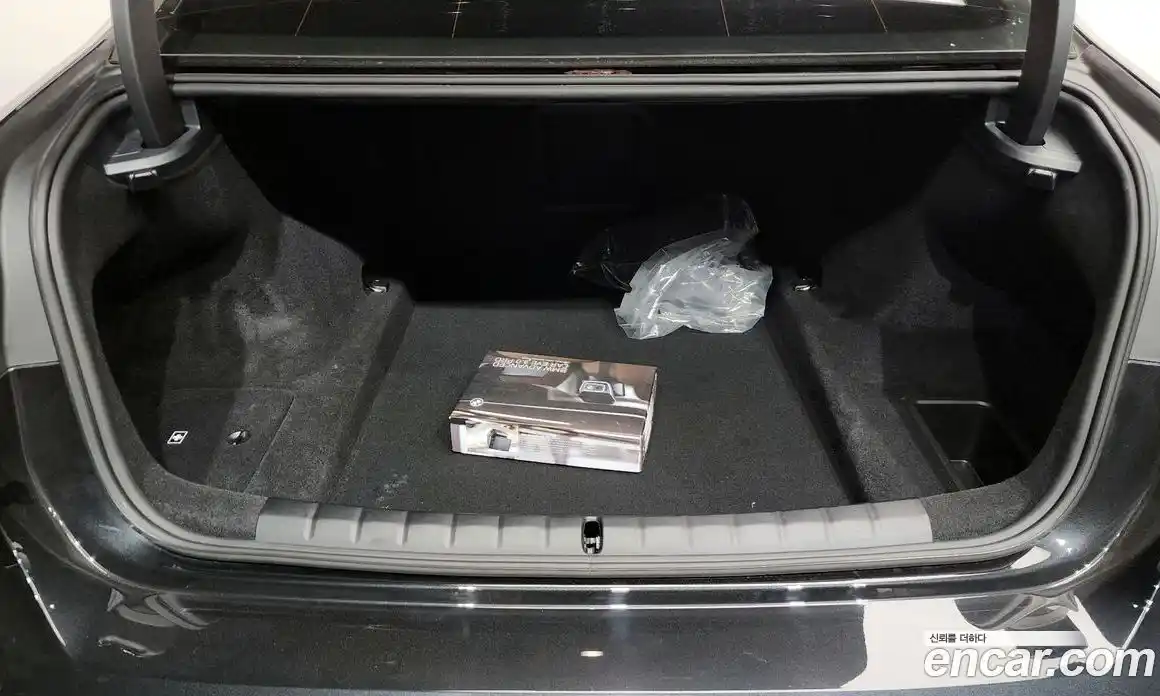 BMW 7-Series 2025 3.0 гидро, фото 18