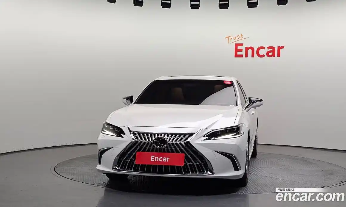 Lexus ES 2026 2.5 гидро, фото 3
