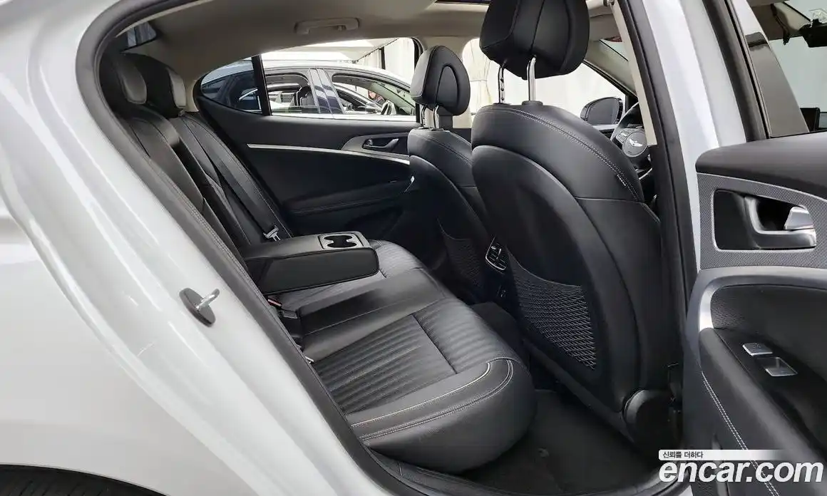Genesis G70 2022 2.0 гидро, фото 12