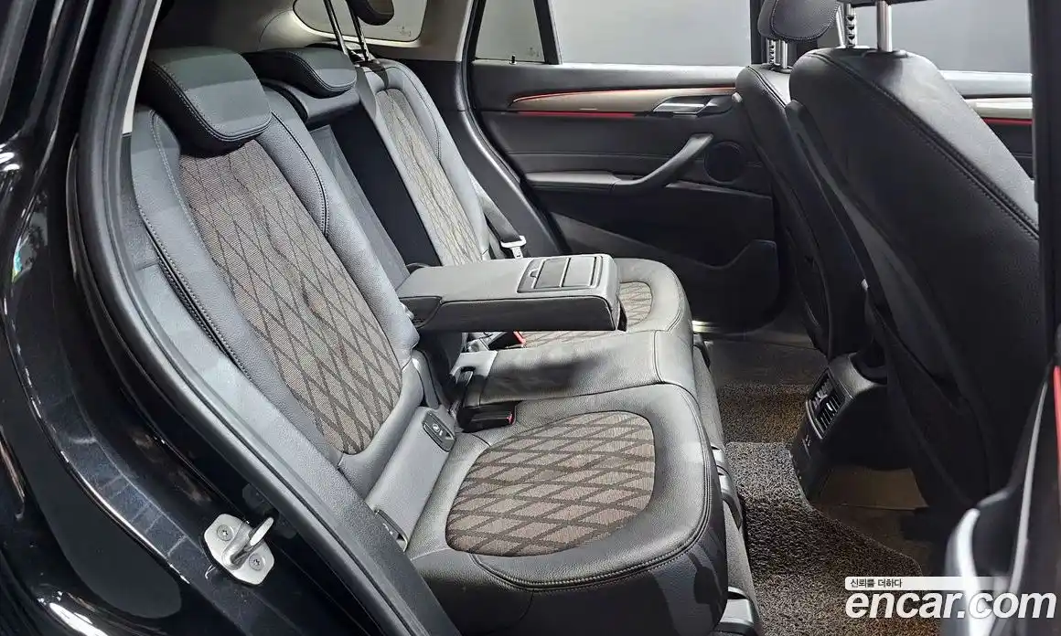 BMW X1 2021 2.0 гидро, фото 18