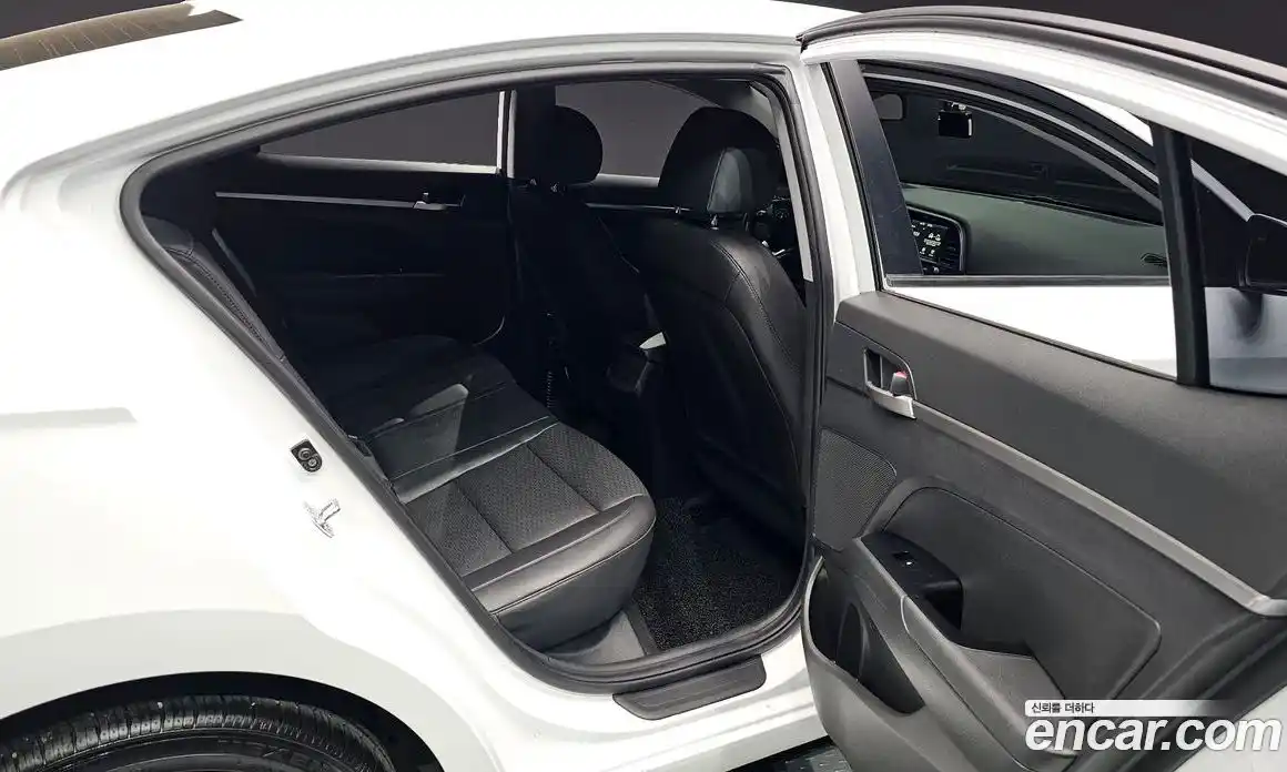 Hyundai Avante 2019 1.6 гидро, фото 17