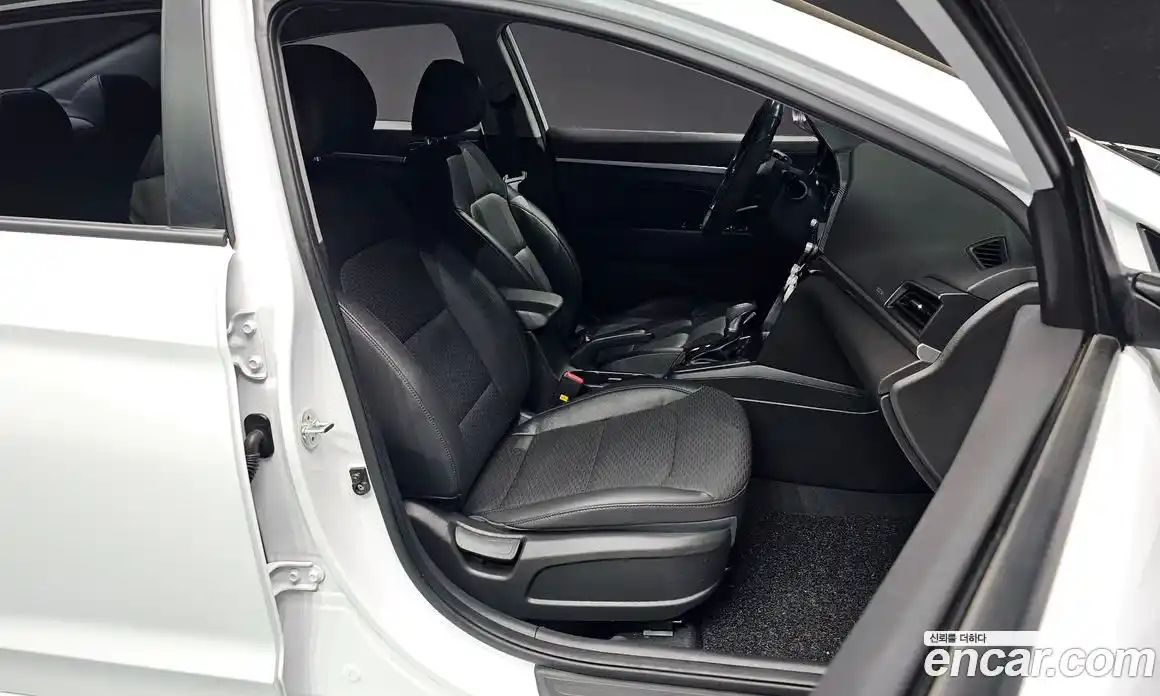 Hyundai Avante 2019 1.6 гидро, фото 18