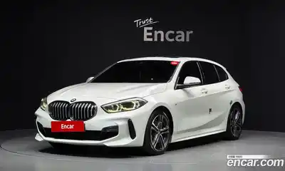 BMW 1-Series, 2022