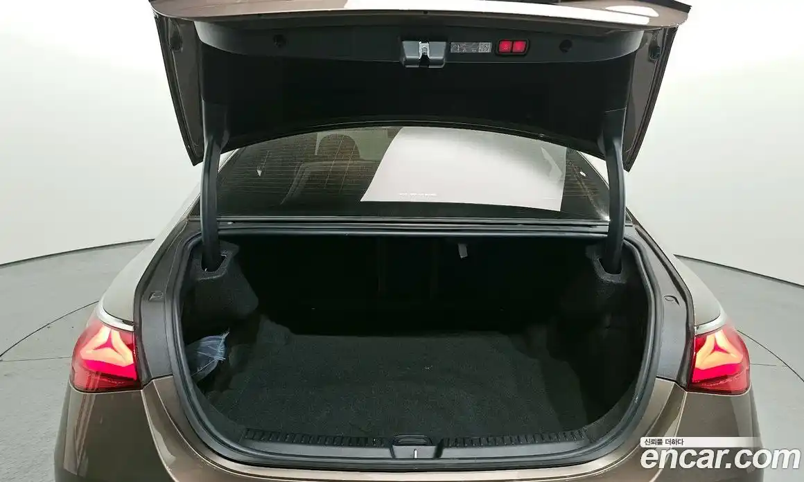 Mercedes-Benz E-Class 2025 2.0 гидро, фото 20