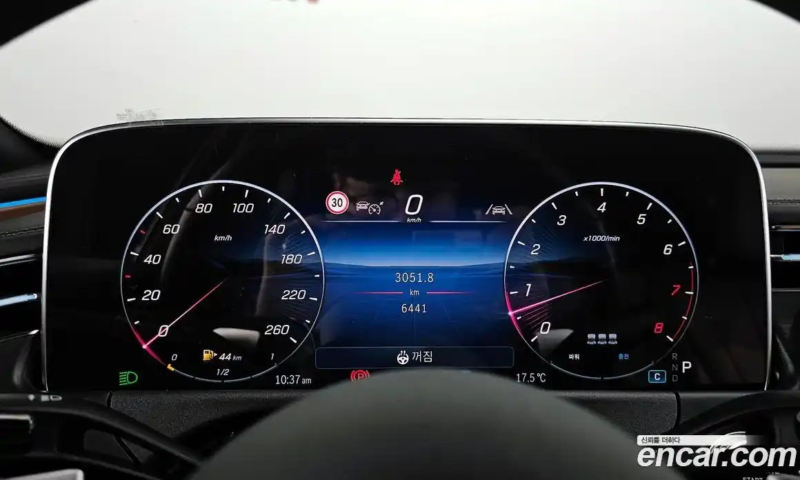 Mercedes-Benz E-Class 2025 2.0 гидро, фото 8