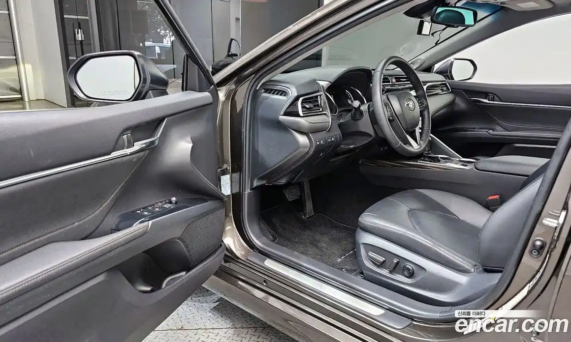 Toyota Camry 2018 2.5 гидро, фото 13