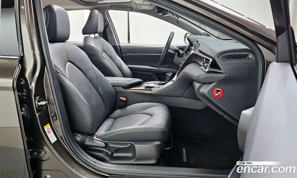 Toyota Camry 2018 2.5 гидро, фото 16