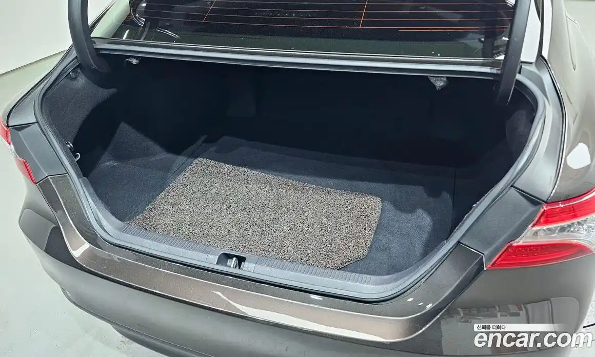 Toyota Camry 2018 2.5 гидро, фото 23