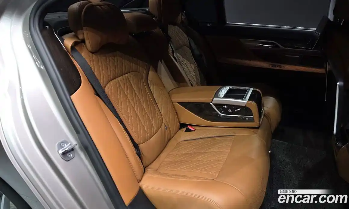 BMW 7 серия 2020 3.0 автомат (гидро), фото 12