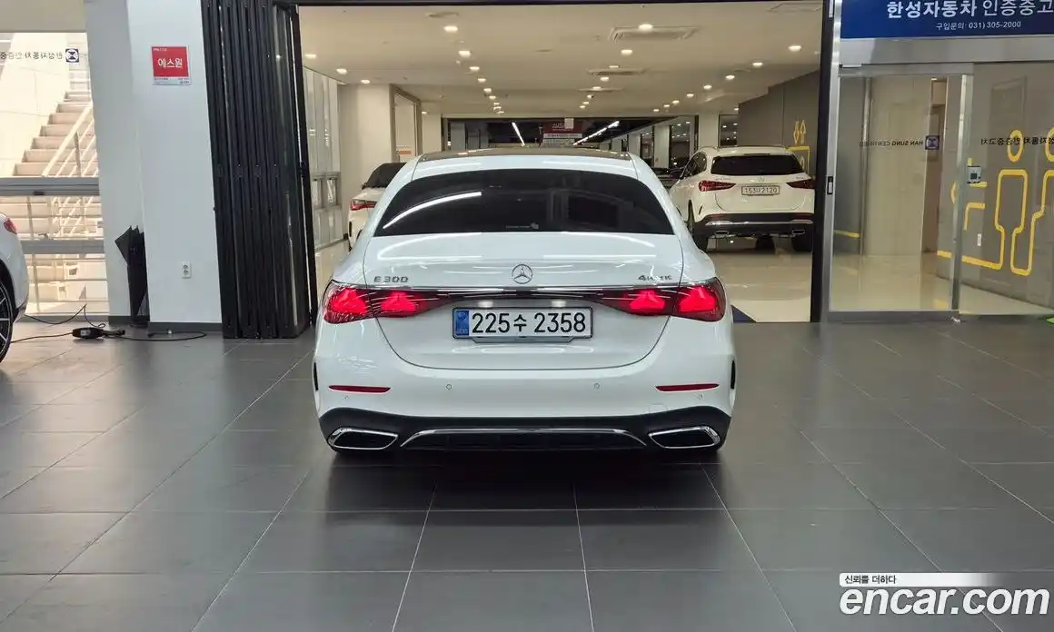 Mercedes-Benz E-Class 2025 2.0 гидро, фото 3