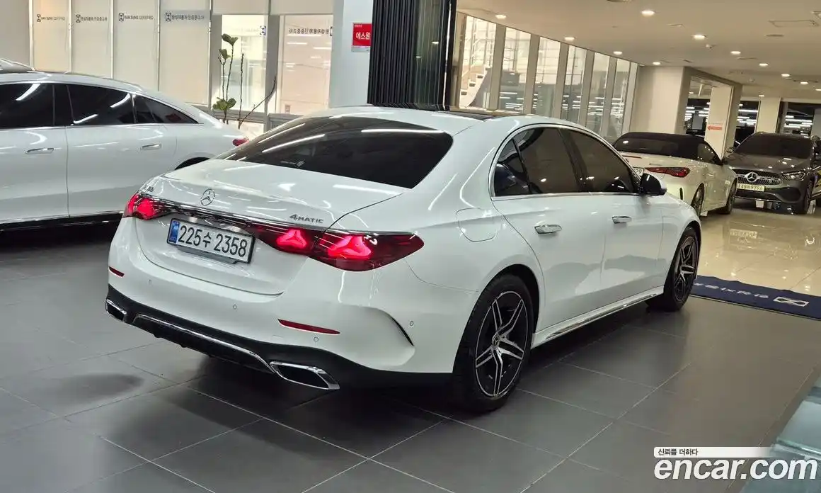 Mercedes-Benz E-Class 2025 2.0 гидро, фото 4