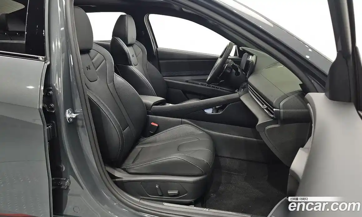 Hyundai Avante 2025 2.0 автомат (гидро), фото 13
