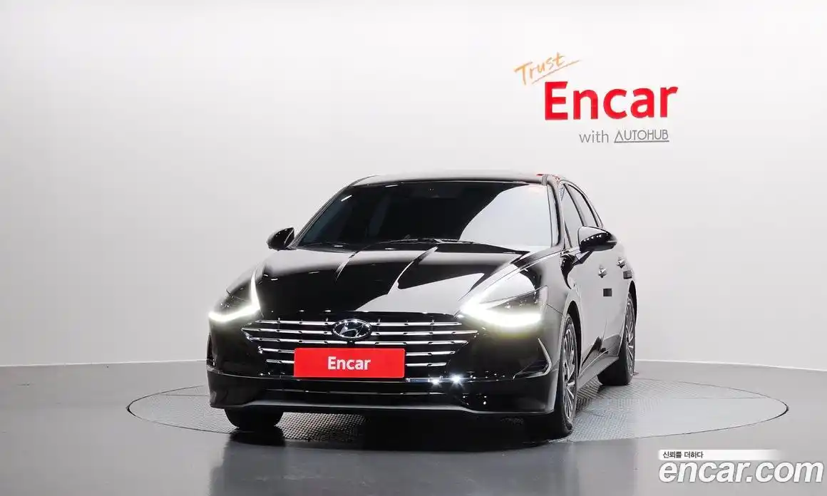 Hyundai Sonata 2023 2.0 автомат (гидро), фото 3