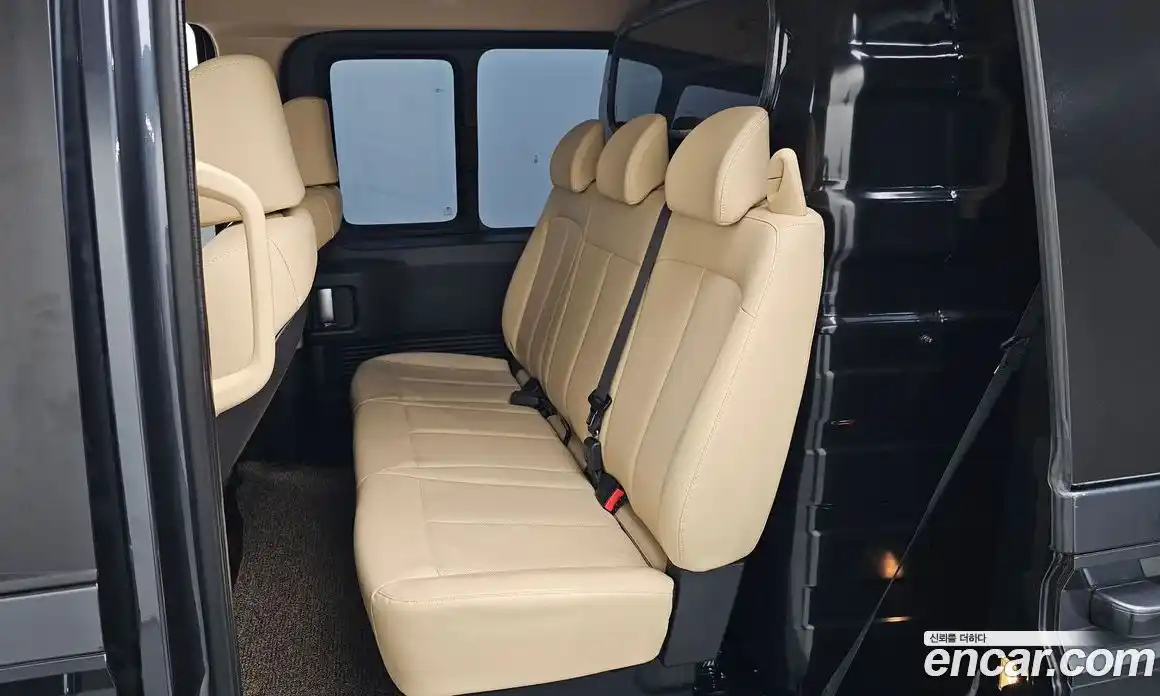 Hyundai Staria 2023 3.5 гидро, фото 15