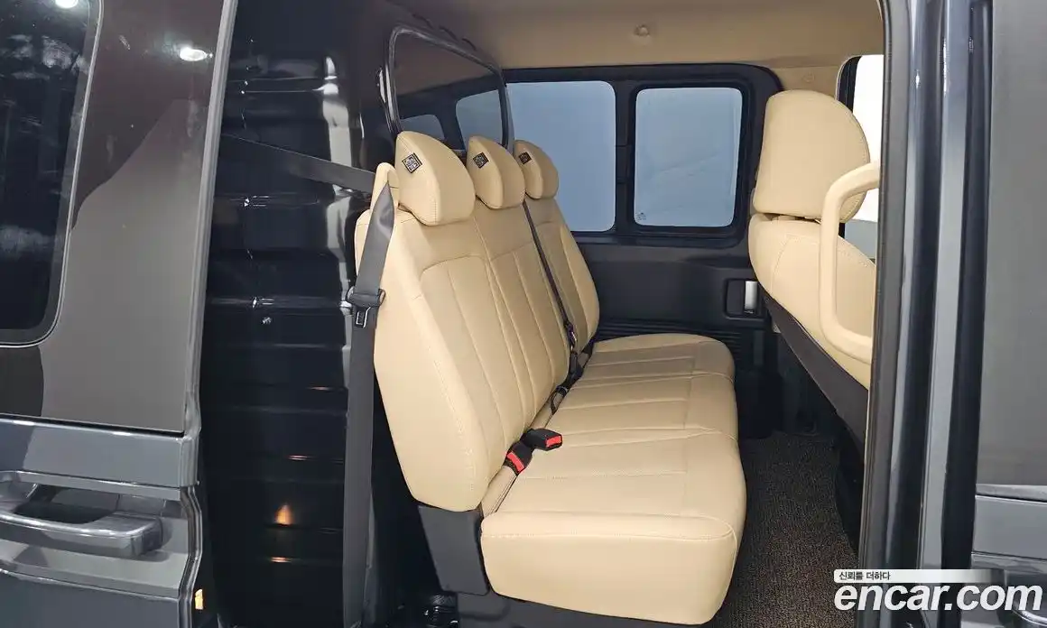 Hyundai Staria 2023 3.5 гидро, фото 17