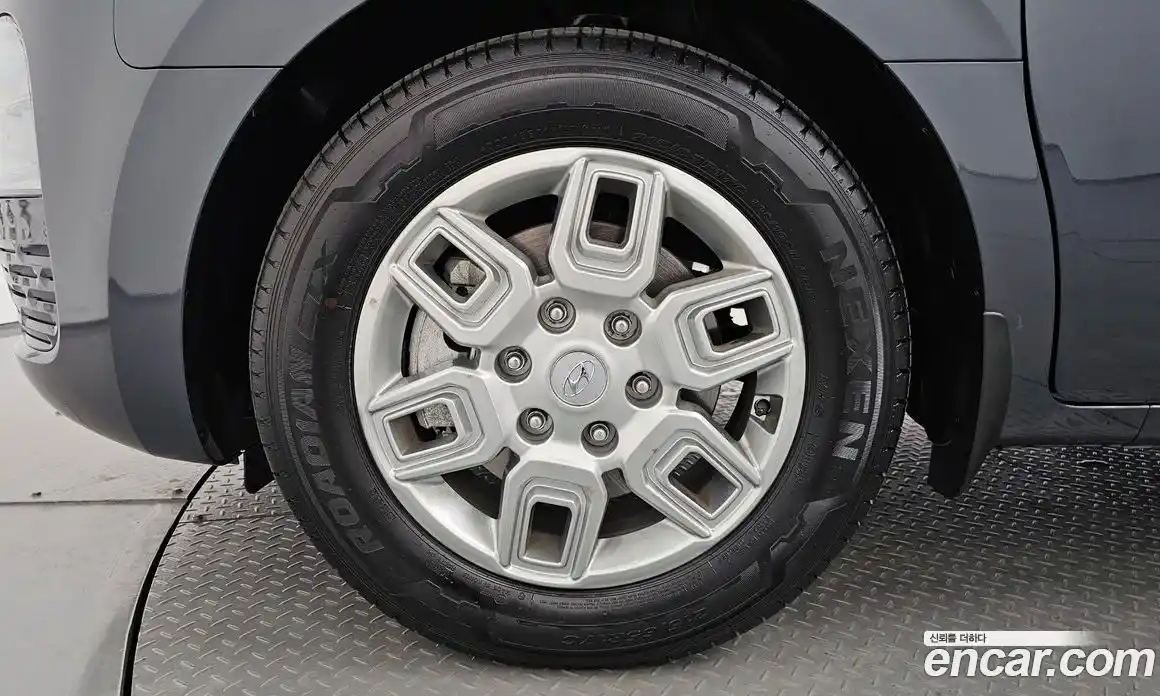 Hyundai Staria 2023 3.5 гидро, фото 4