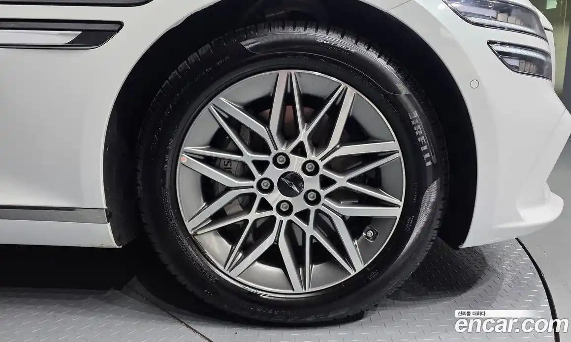 Genesis G80 2025 2.5 гидро, фото 7