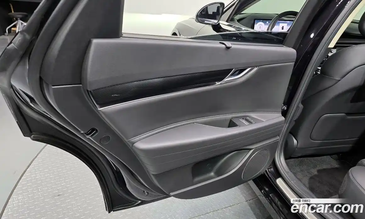 Genesis G80 2024 2.5 гидро, фото 15