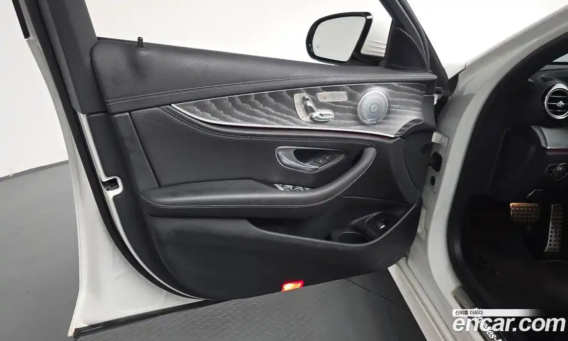 Mercedes-Benz E-Class 2020 2.0 гидро, фото 33