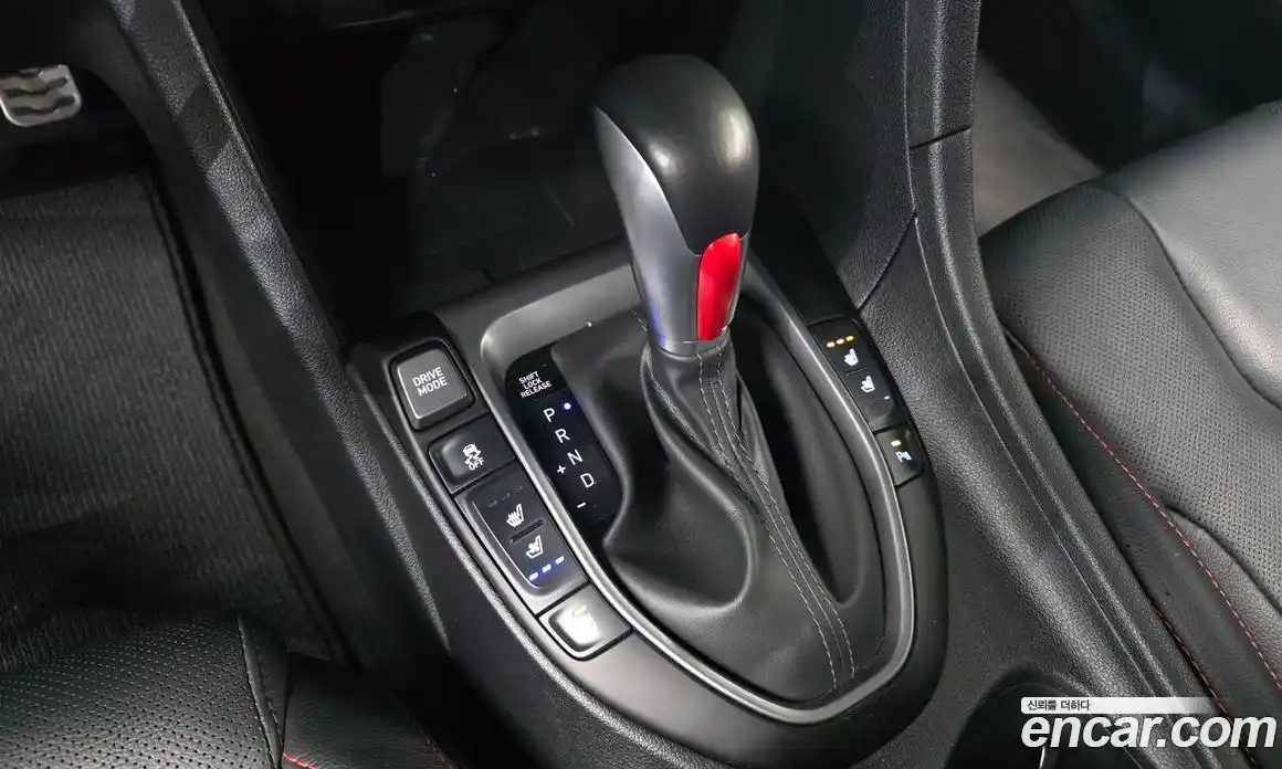 Hyundai Veloster 2019 1.6 автомат (гидро), фото 12