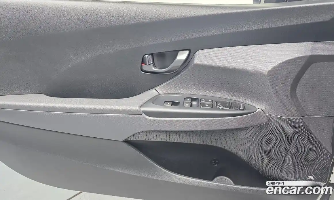 Hyundai Veloster 2019 1.6 автомат (гидро), фото 14