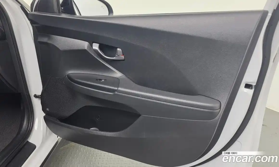 Hyundai Veloster 2019 1.6 автомат (гидро), фото 15