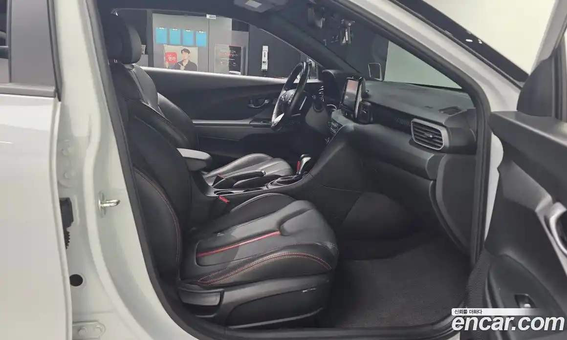 Hyundai Veloster 2019 1.6 автомат (гидро), фото 17