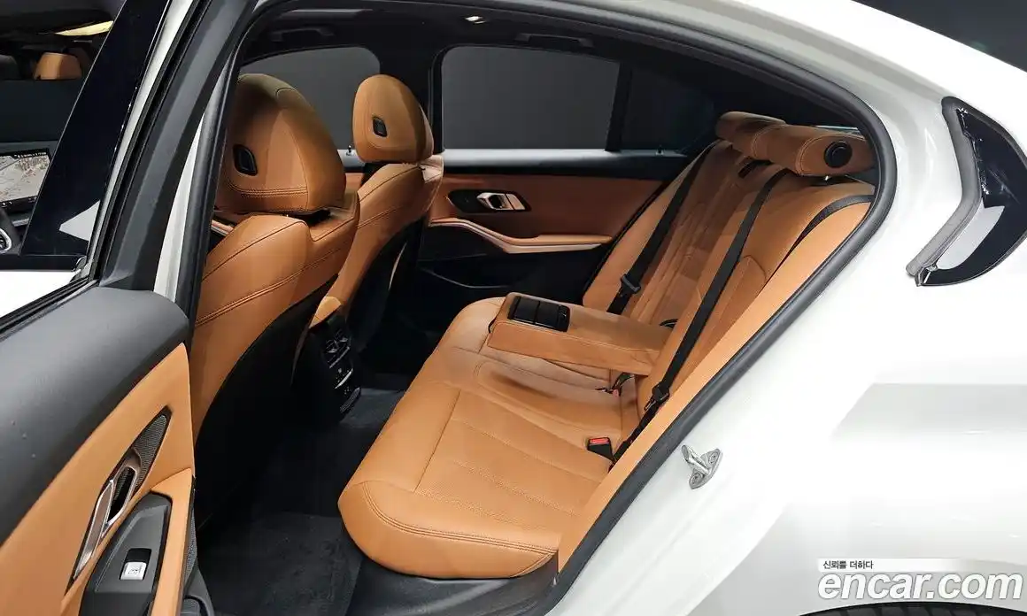 BMW 3-Series 2025 2.0 гидро, фото 17