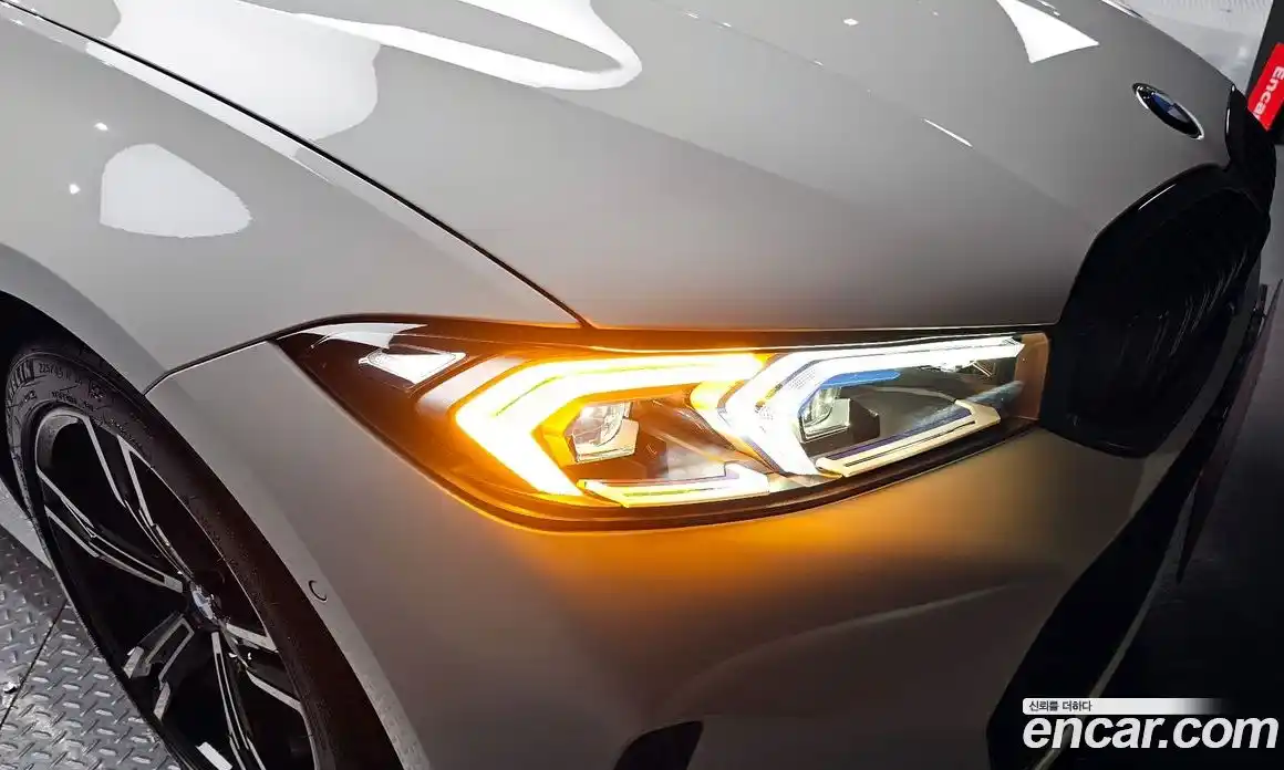 BMW 3-Series 2025 2.0 гидро, фото 8