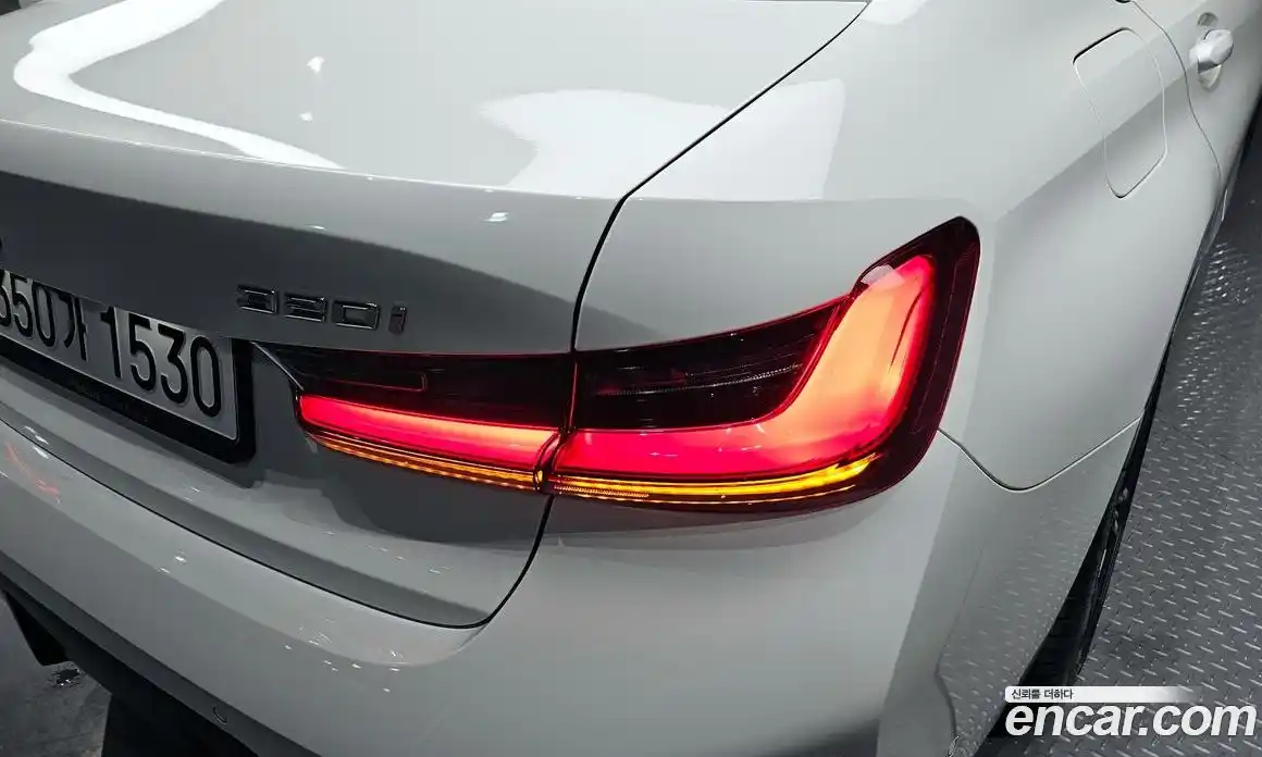 BMW 3-Series 2025 2.0 гидро, фото 9