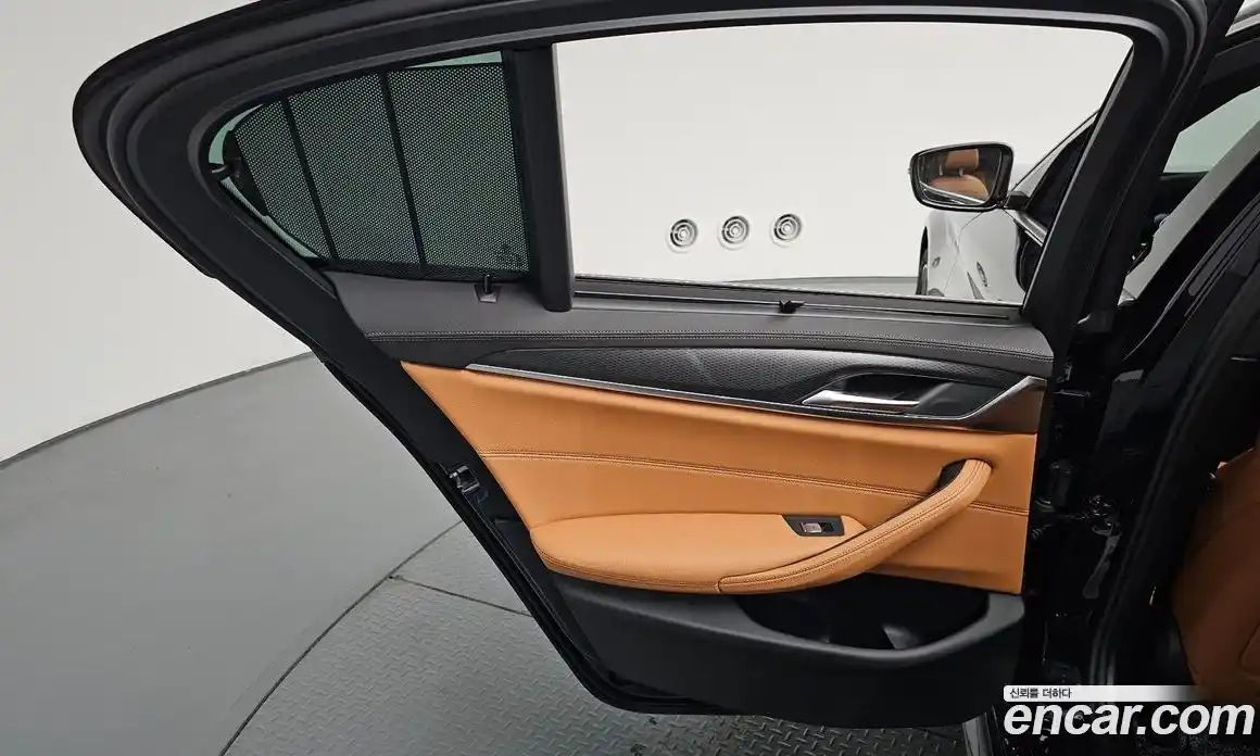 BMW 5-Series 2023 2.0 гидро, фото 14