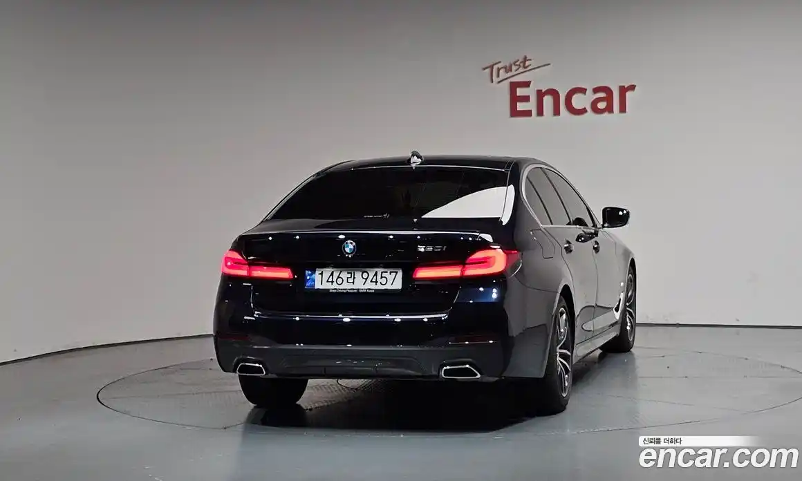 BMW 5-Series 2023 2.0 гидро, фото 3