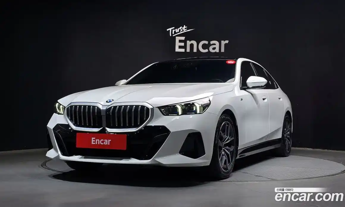 BMW 5-Series 2024 2.0 гидро, фото 1