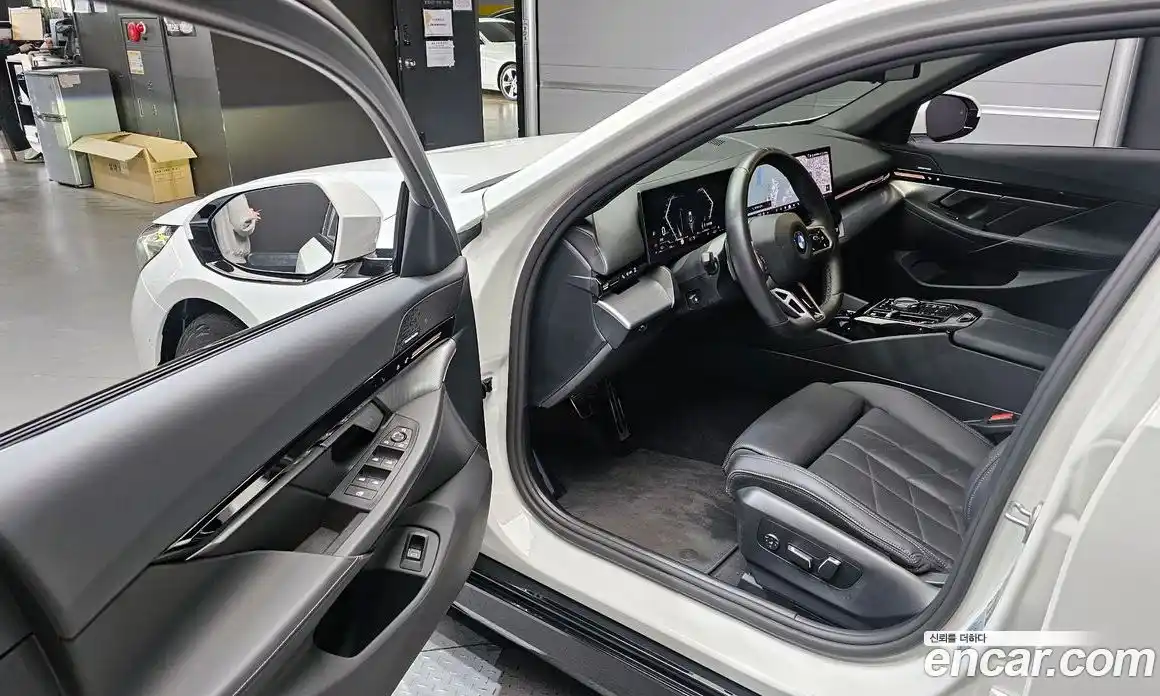 BMW 5-Series 2024 2.0 гидро, фото 13