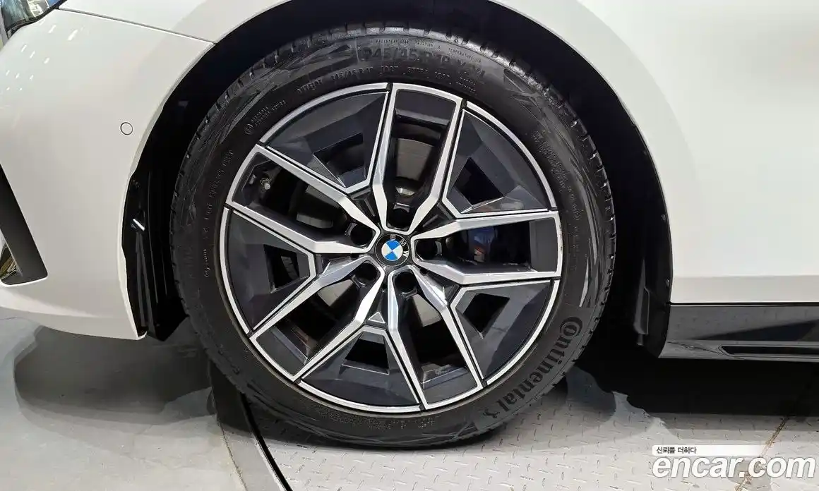 BMW 5-Series 2024 2.0 гидро, фото 5