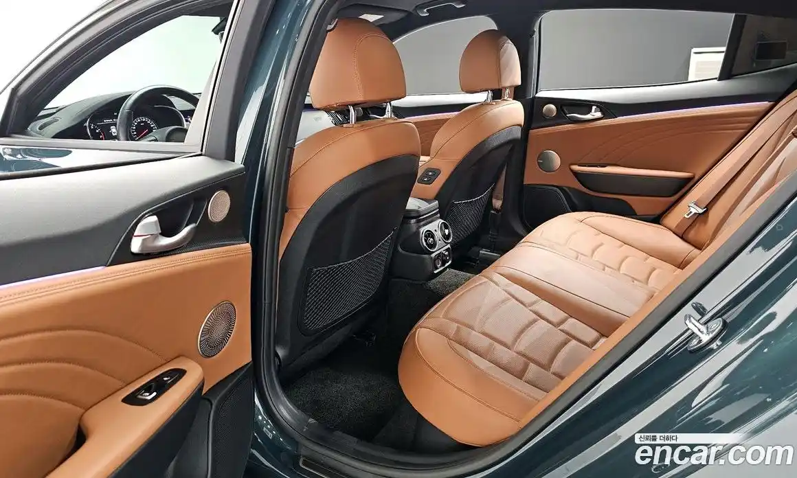 Kia Stinger 2023 3.3 гидро, фото 11