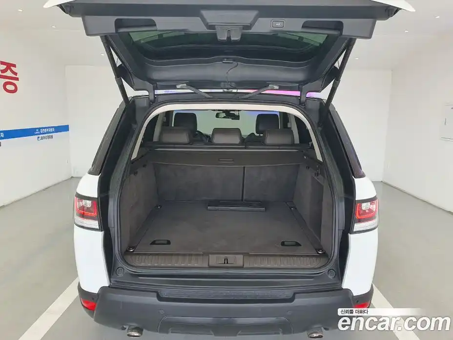 Land Rover Range Rover Sport 2015 4.4 автомат (гидро), фото 17